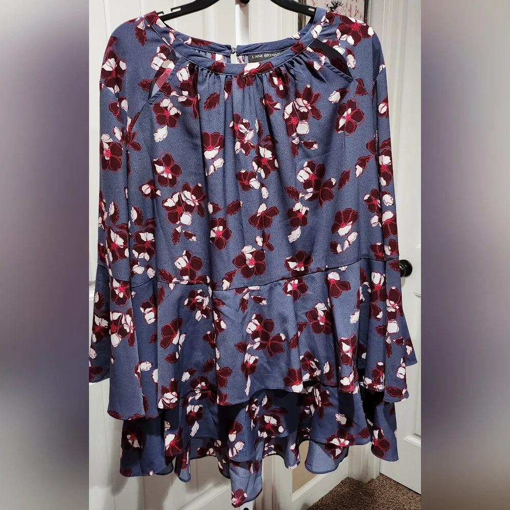 Lane Bryant Floral High-Low Blouse – Size 26 - Picture 1 of 6